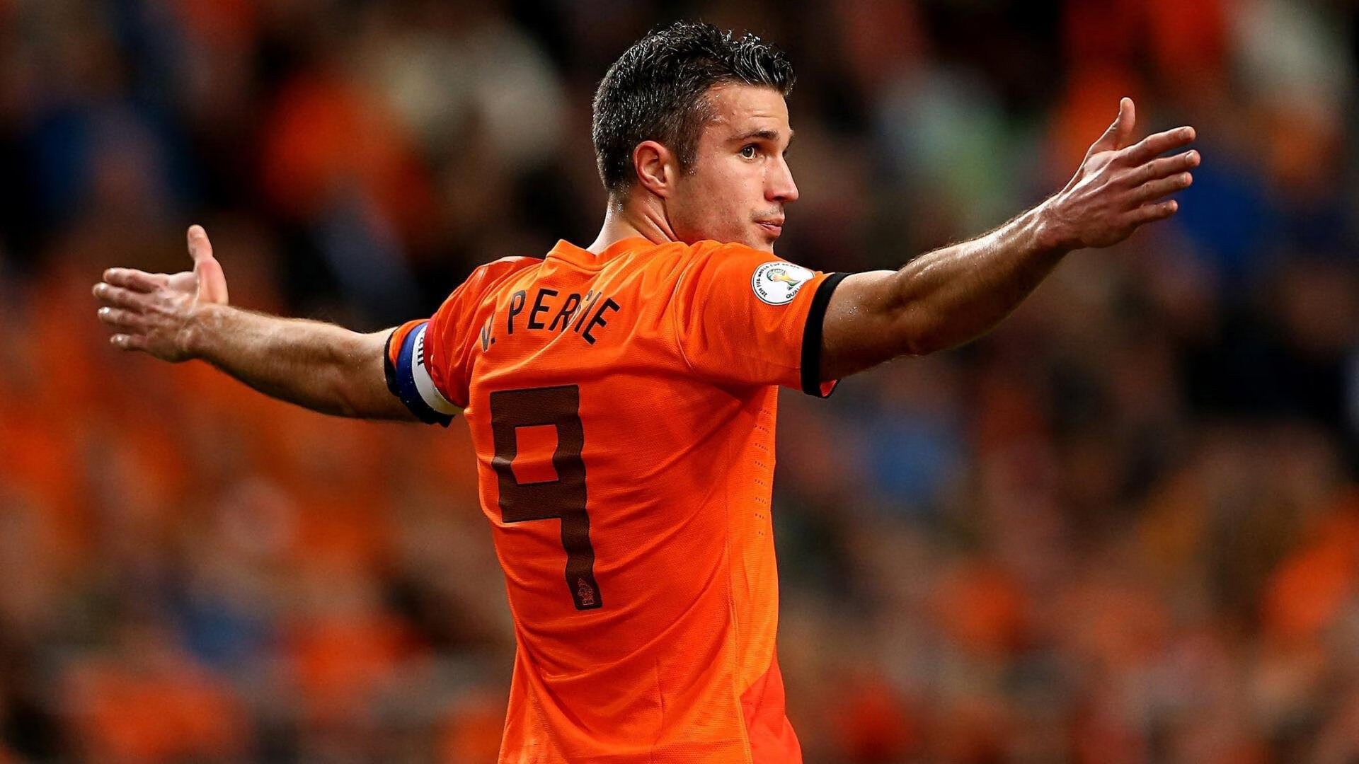 东亚杯中国足球夺冠 球员拼搏精神获赞，中国队东亚杯冠军